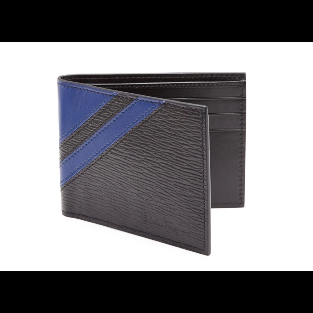 ❌🚫((SOLD)) Salvatore Ferragamo Bi-Fold Wallet💙🖤
