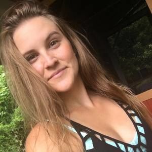 Meet your Posher, Monica