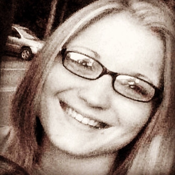 Meet your Posher, Amanda - Picture 1 of 1
