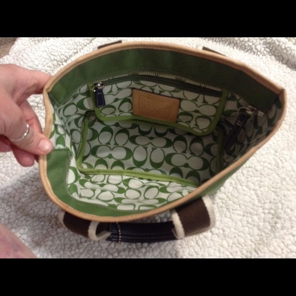 Coach small olive green tote - Picture 3 of 6