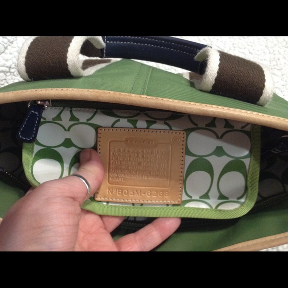 Coach small olive green tote - Picture 4 of 6