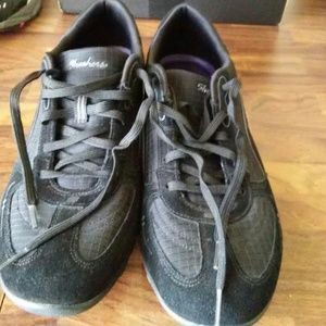 Skechers women's black athletic shoes