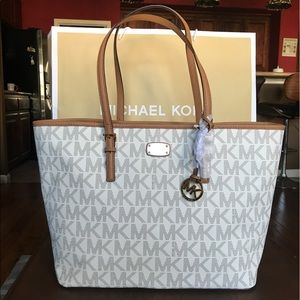 Weekend Sale!Michael Kors Jet Set Travel Tote