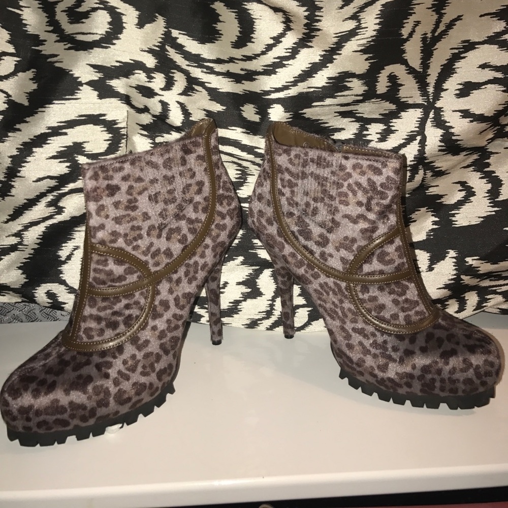 Leopard booties