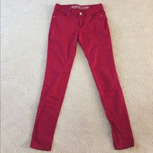 Red skinny pants