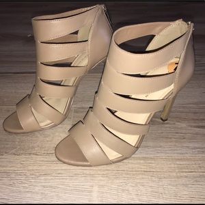 BCBGeneration strappy tan heels size 7