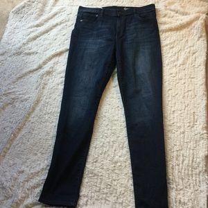 Gap Revolution slim straight jeans NWOT