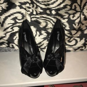Dressie black heels