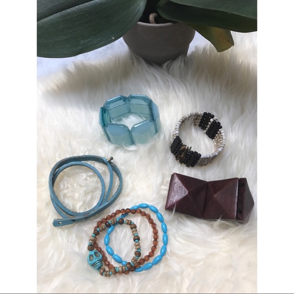 NEW Bracelets:$5 with any purchase in my closet - Picture 1 of 4
