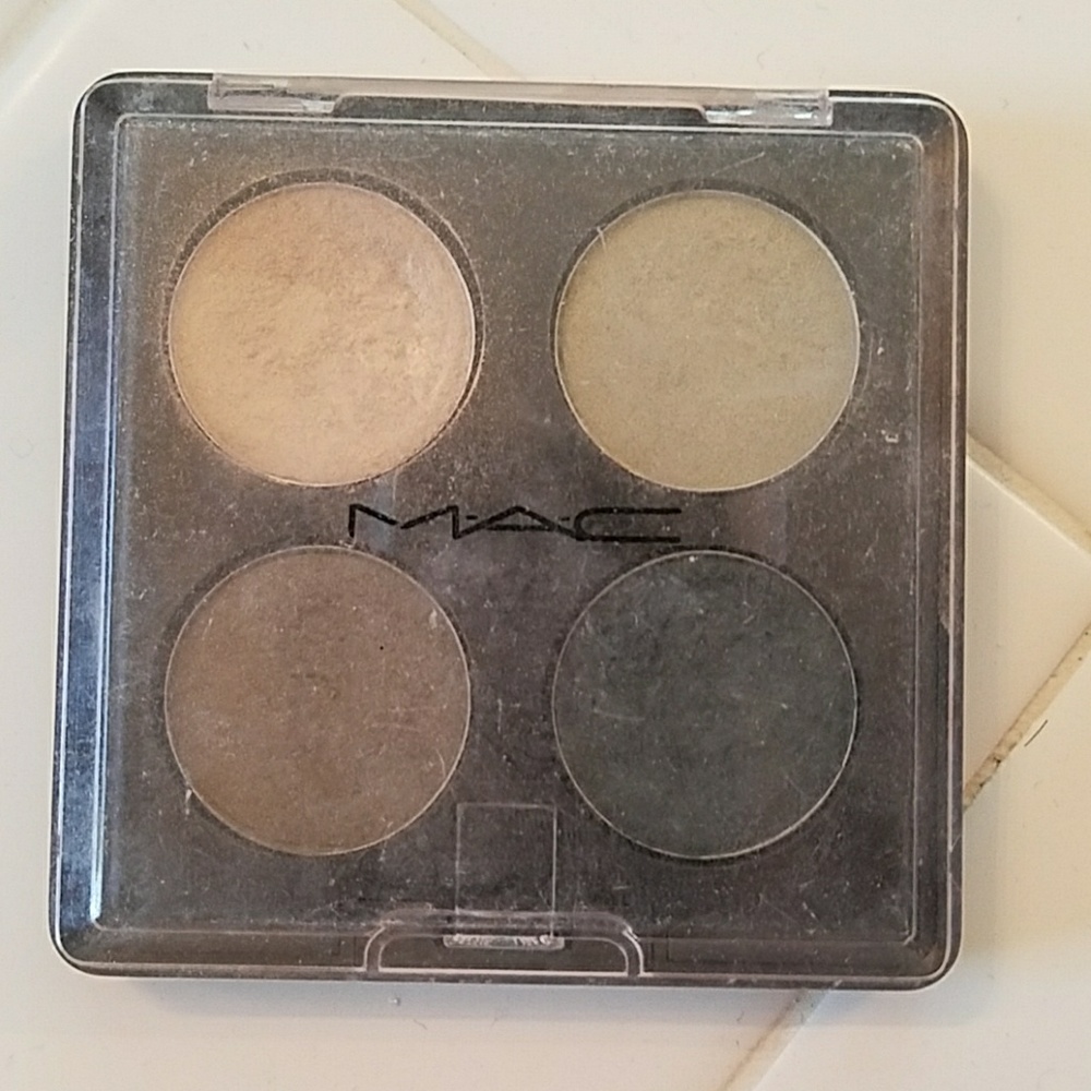 Green Mac eyeshadow