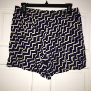 High waisted navy blue and cream flowy shorts