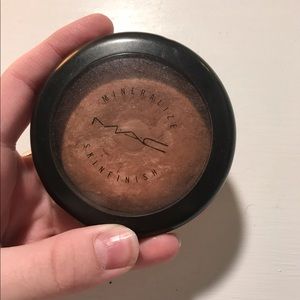 MAC mineralized skin finish