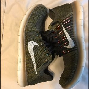 Nike Flyknit Free Run