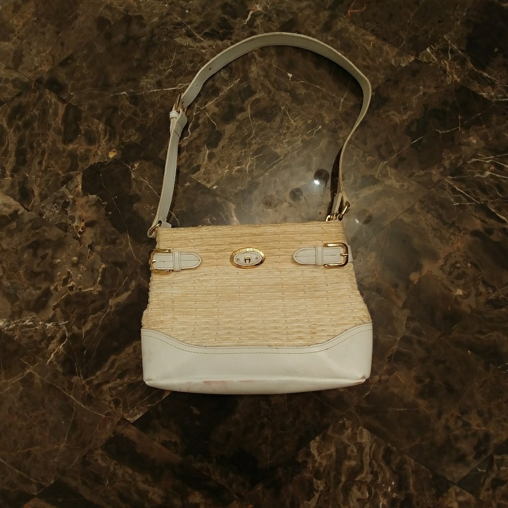 Woven paper purse for spring or summer