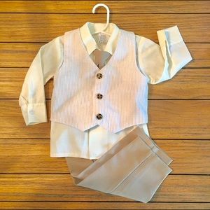 Boys 18-24mo suit with vest and tie