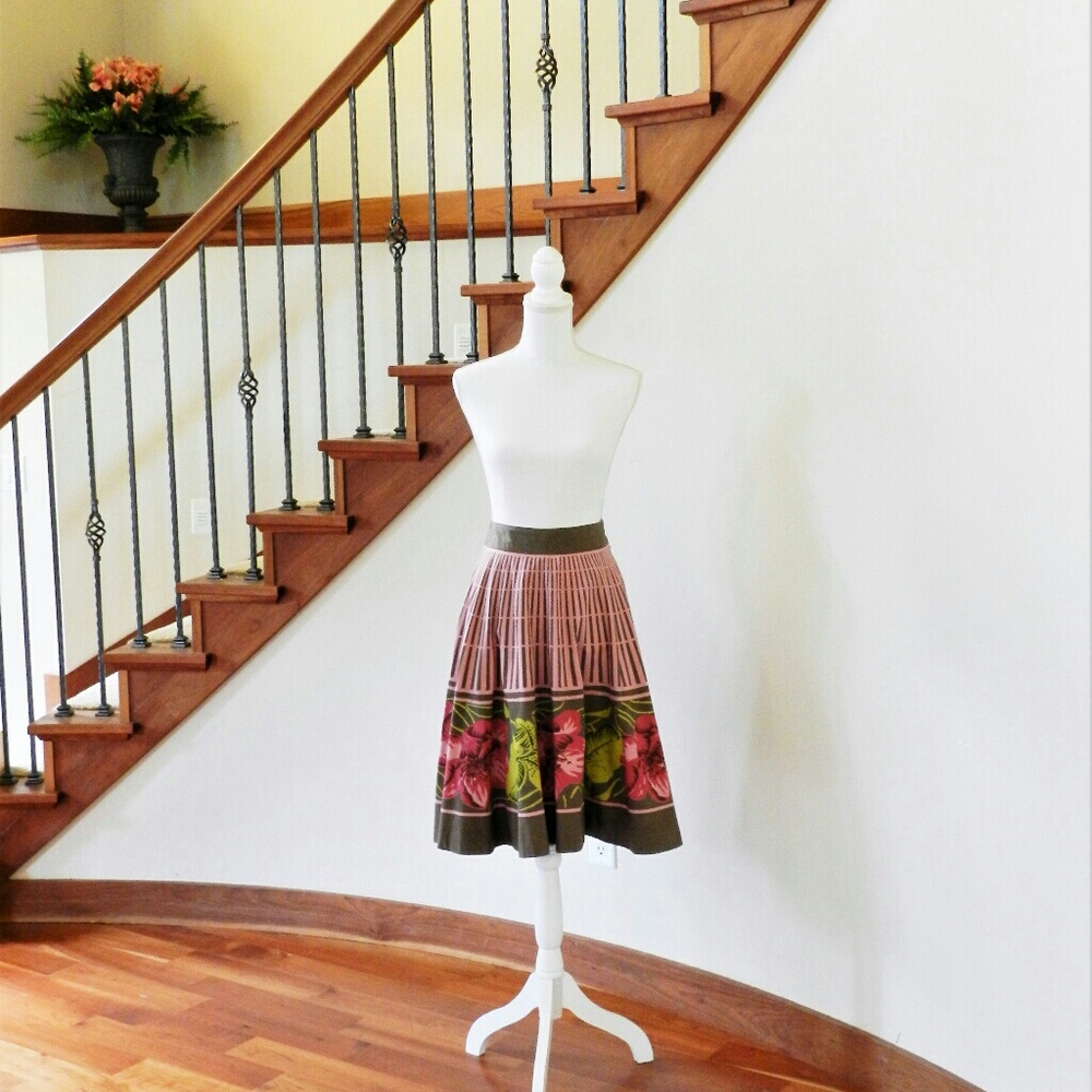 Fiesta Hibiscus skirt Anthropologie size 6 - Picture 2 of 4