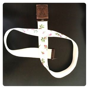 Betsey Johnson rose belt