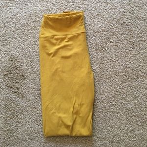 LULAROE LEGGINGS (mustard yellow)