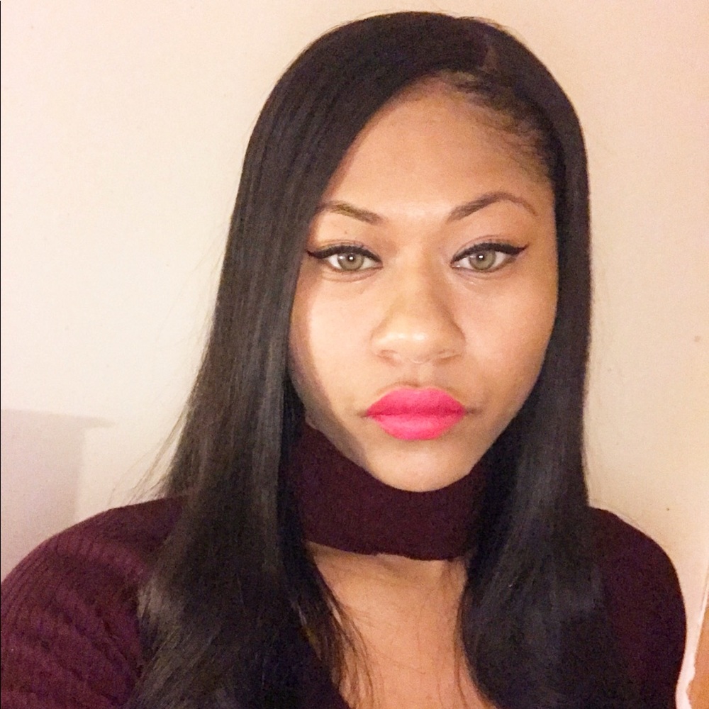 Meet your Posher, Simone