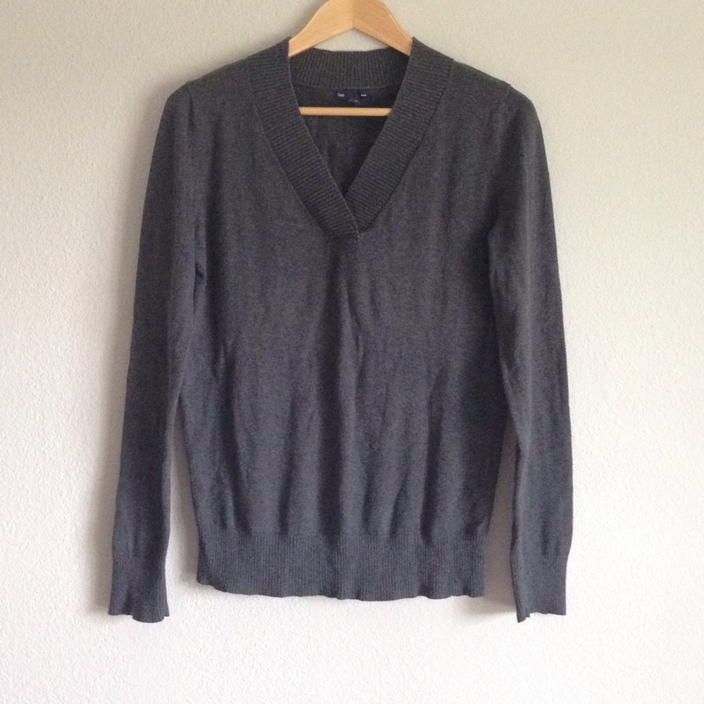 Gray GAP Sweater