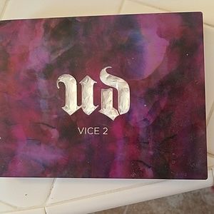 urban decay vice 2 eyeshadow palette-