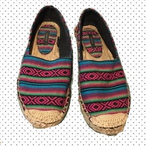 FOREVER 21 RAINBOW ESPADRILLE FLATS