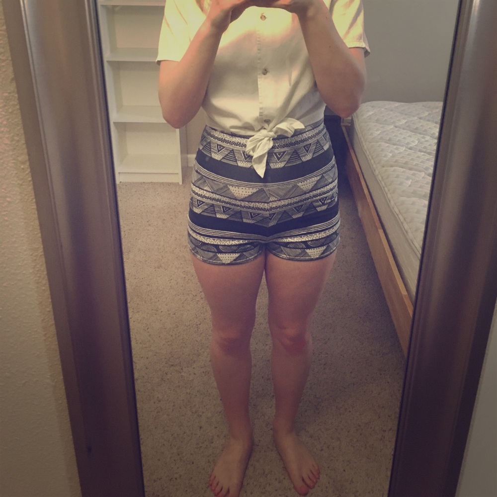 Printed yoga shorts