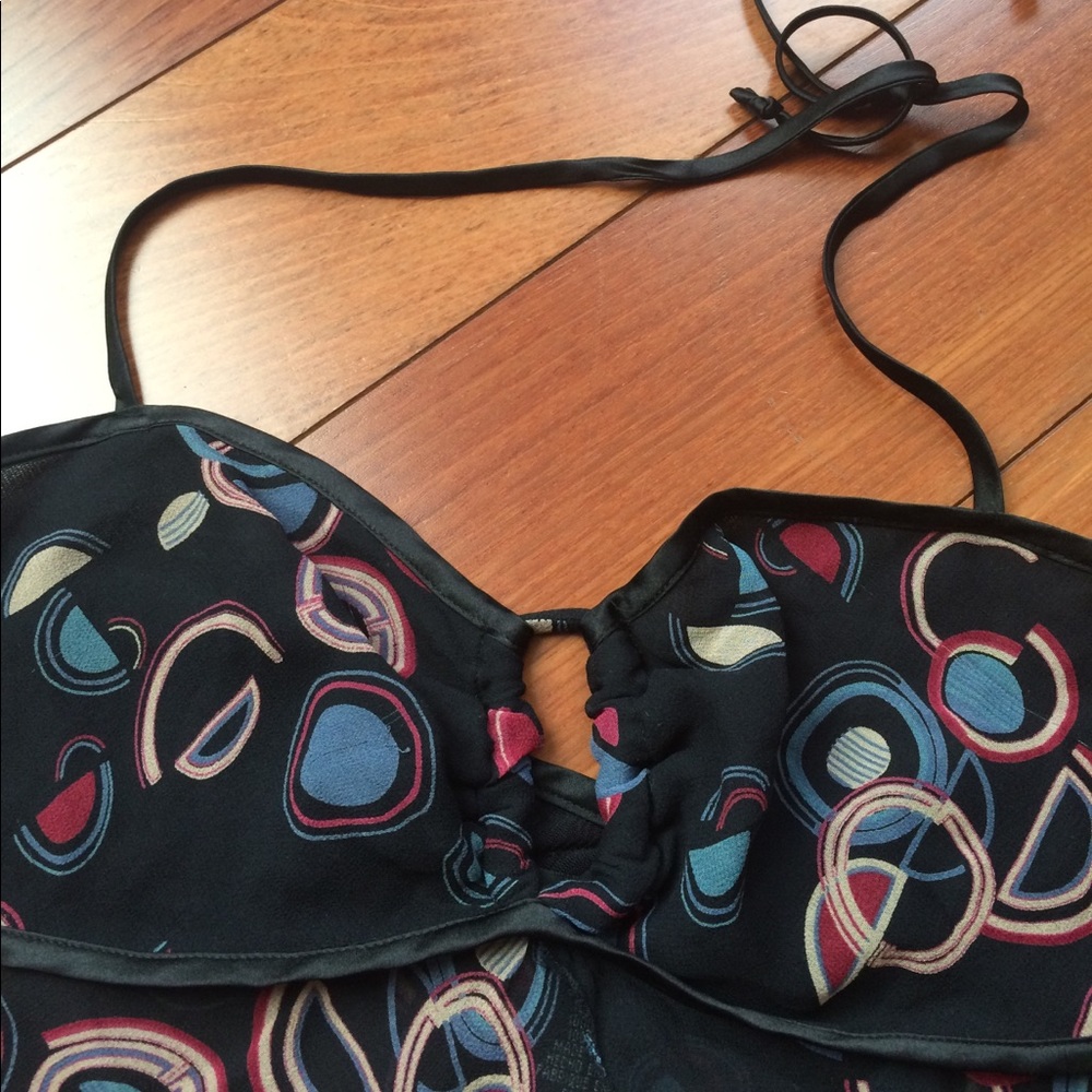 🚫SOLD🚫Bebe Silk Halter w/ Keyhole Design - Picture 2 of 4