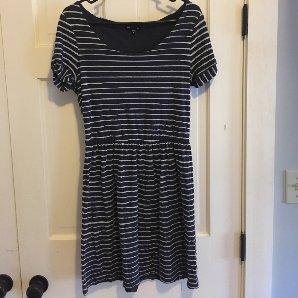 Gap navy strip short sleeve dress