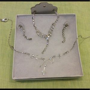 Costume Jewelry Necklace and Earrings