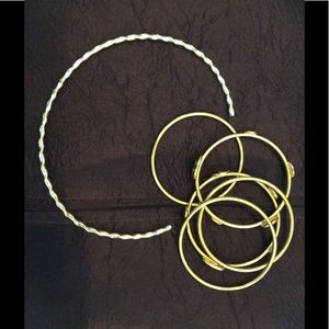 Gold Choker Style Necklace and Earrings.