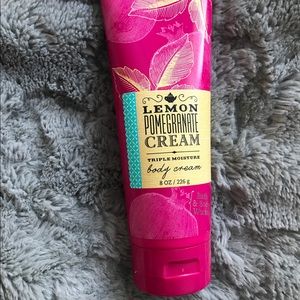 Bath and body Lemon Pomegranate body cream
