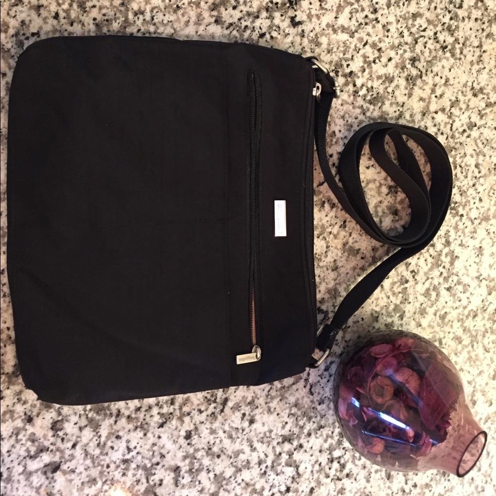 EUC Baggallini crossbody