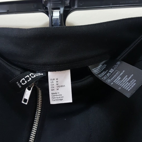 skirt - Picture 2 of 3