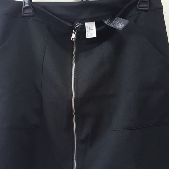 skirt - Picture 3 of 3