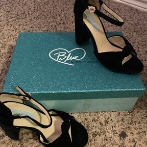 Betsey Johnson black velvet heels