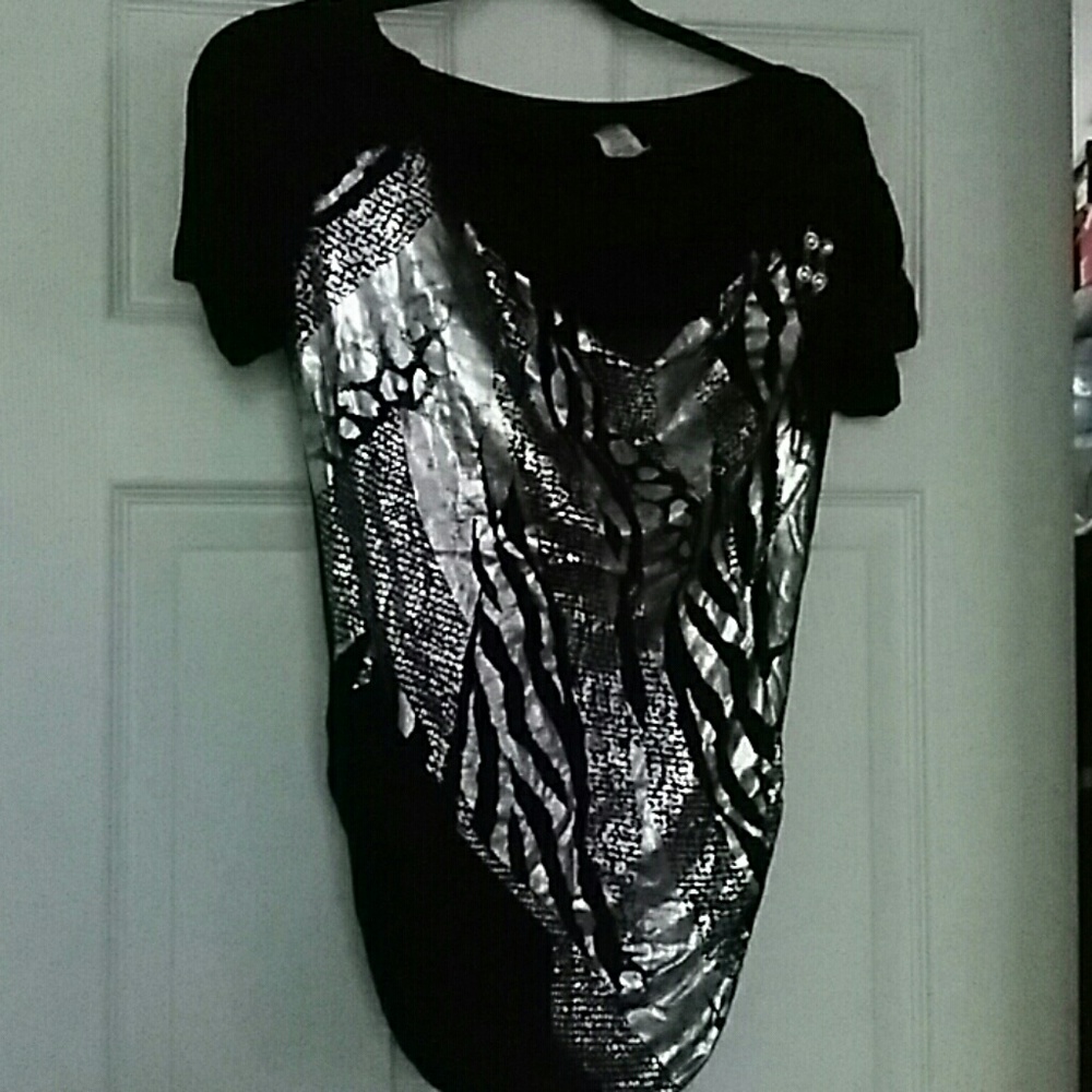 Black/ Silver slouch tee- Shirt