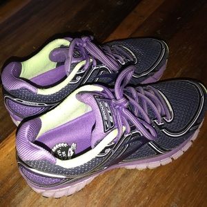 Brooks Adrenaline GTS 16 Size 9
