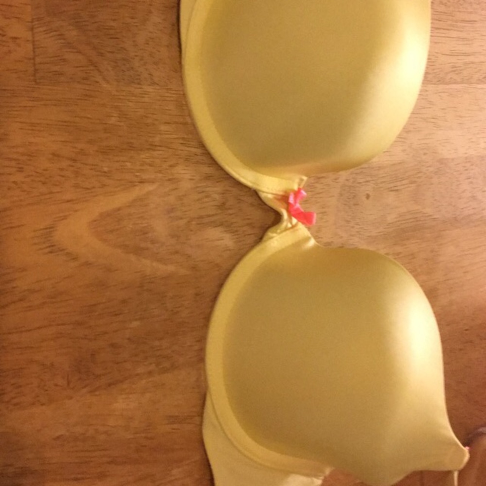 YELLOW 36 b Victoria secret bra