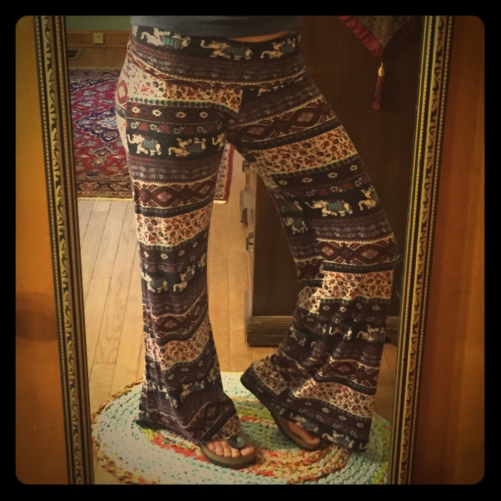 🐘Living Doll flared elephant print pants