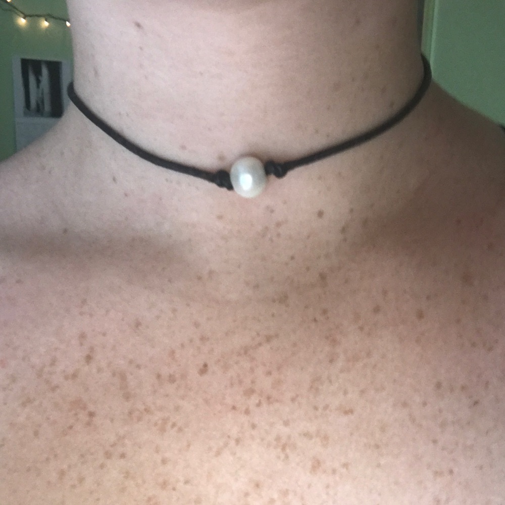 Pearl choker