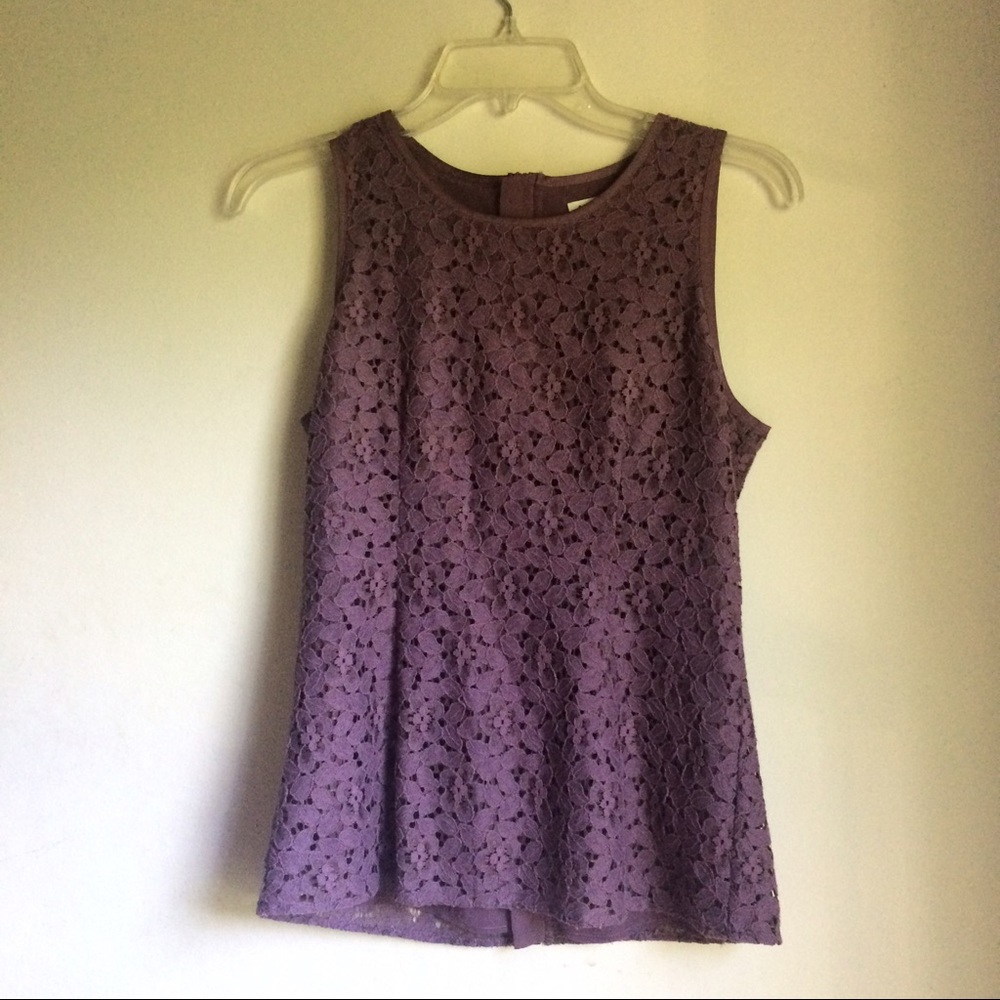 🚫SOLD🚫Banana Republic Fitted Lace Top