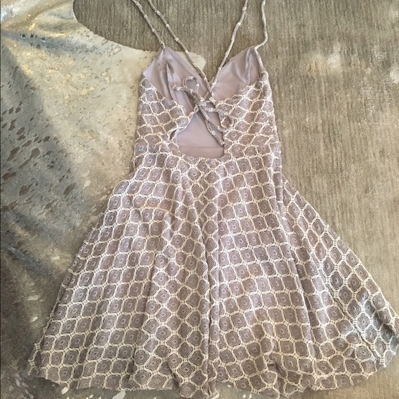 Urban Outfitters Grey and White Dress - Picture 3 of 4