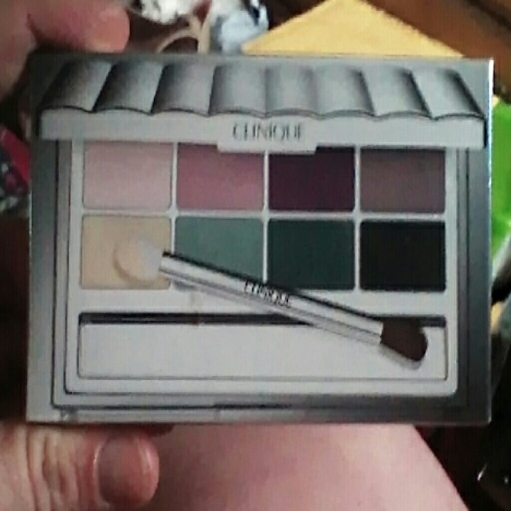 Clinique 8 Color Eyeshadow Palette