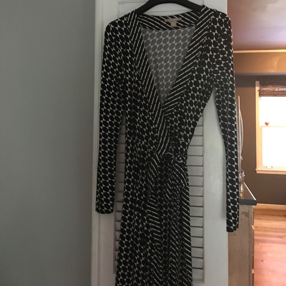 Banana Republic geometric wrap dress size S