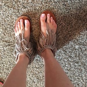 Not rated sandals