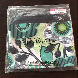 Thirty-one hang it up pocket