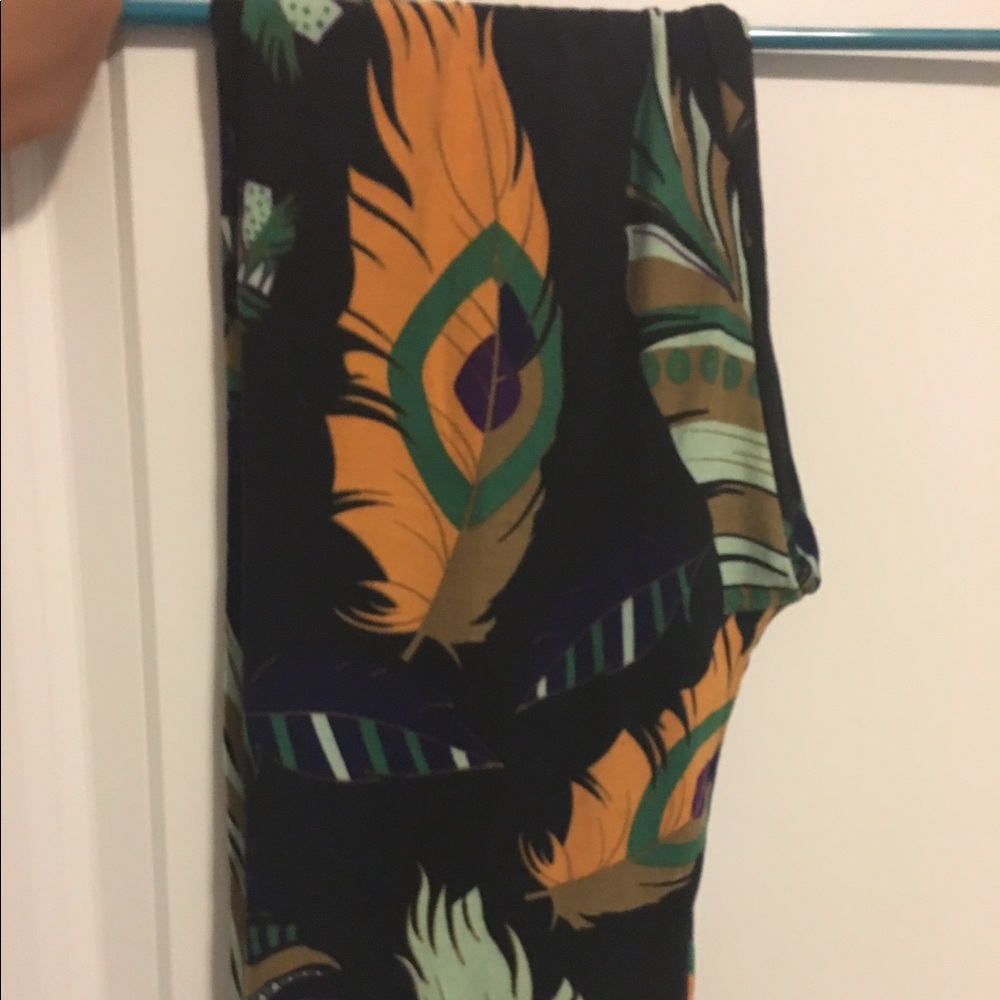 LuLaRoe black feather leggings