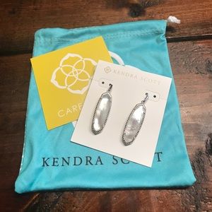 Kendra Scott Layla earrings in Silver/Ivory Pearl
