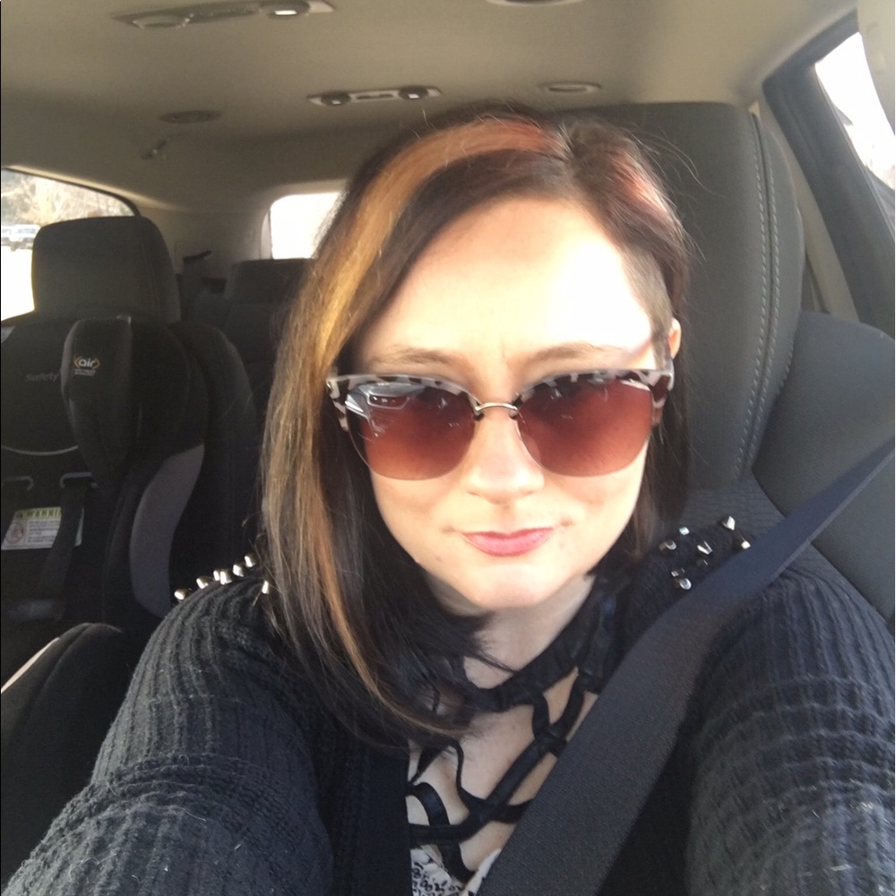 Meet your Posher, Rebecca